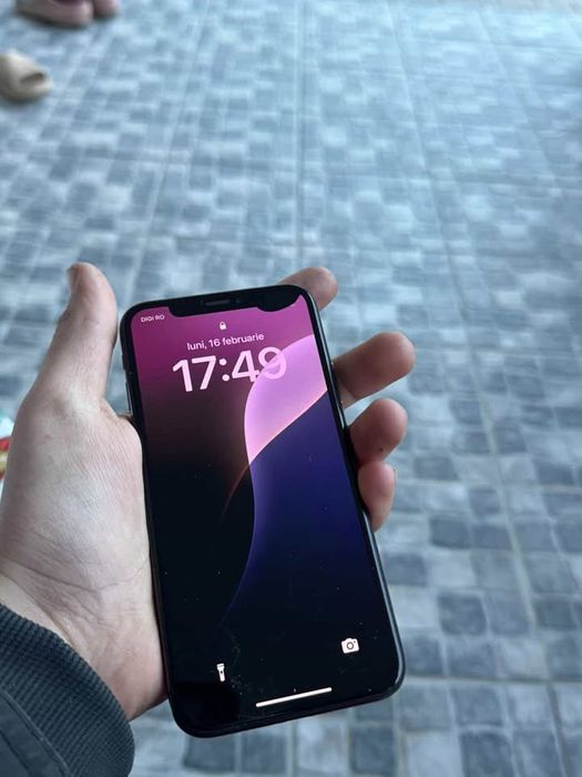 Vand iphone xs pret 500lei ,defectele se vad in poza