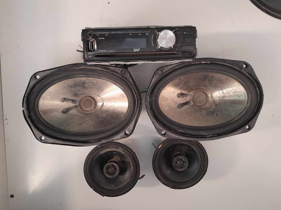 Продам JVC мафон и калонка вместе могнитолла