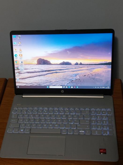 Laptop HP 15.6 Athlon 3050u 2,3Ghz/3,2Ghz, 8GB, 128GB, Radeon 2GB, Windows 11 Office 2024