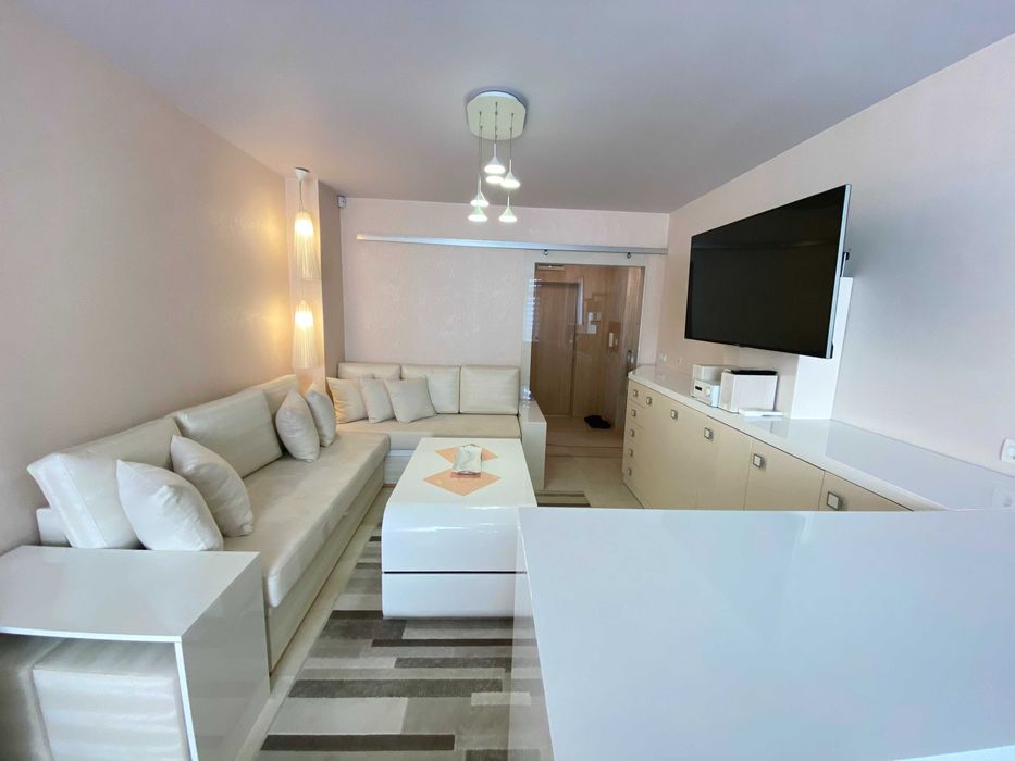 Дава се под наем Тристаен апартамент в Варна, Лятно кино Тракия - 80 кв.м за 918 € - Снимка #2