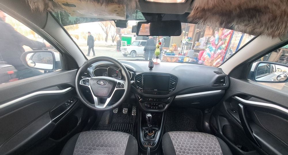 Лада веста крос.