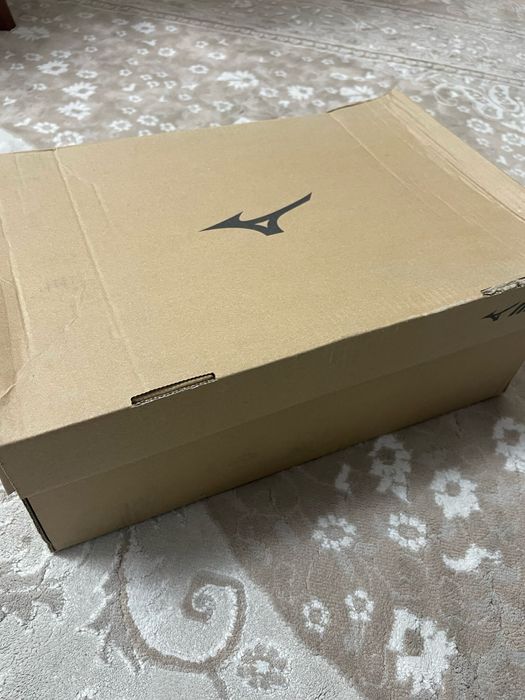 Волейбольные кроссовки mizuno