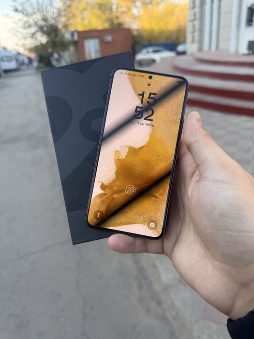 Продам Samsung s22