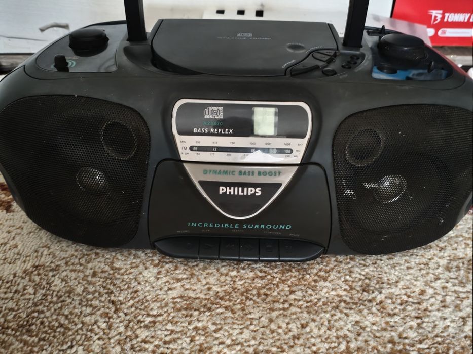 Radiocasetofon portabil Philips AZ8070