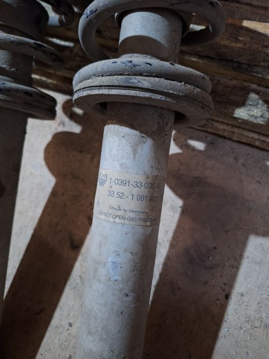 Амортисьори М техник 1 Бмв е39 3.0д 2.5д/ Bmw e39 3.0d 2.5d M57