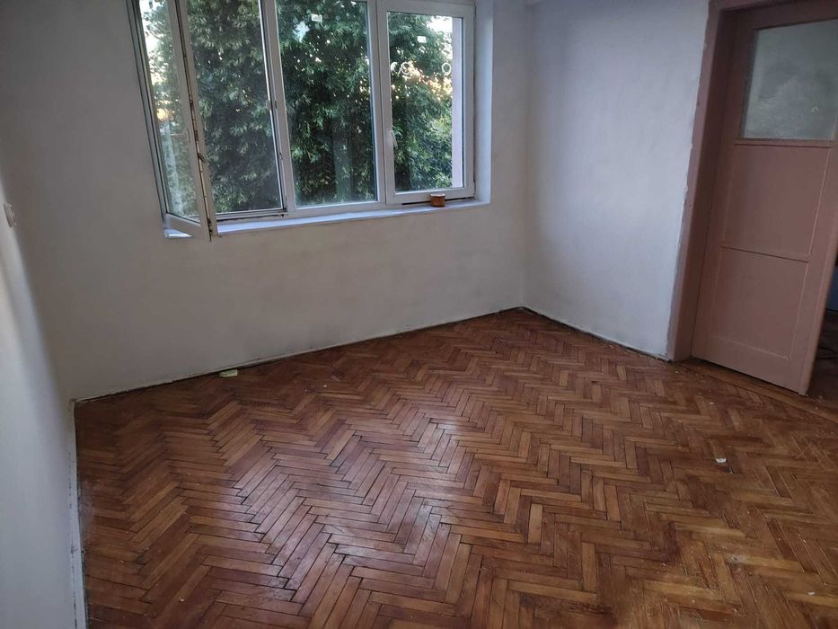 Persoana fizica vand apartament cu 2 camere