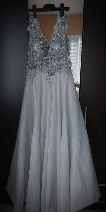 Официална рокля за специален ден