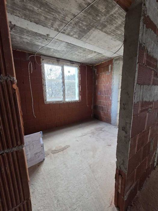 Тристаен апартамент във Витоша