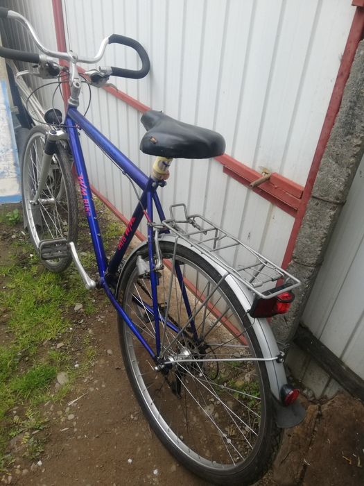Două biciclete. Mountain bike