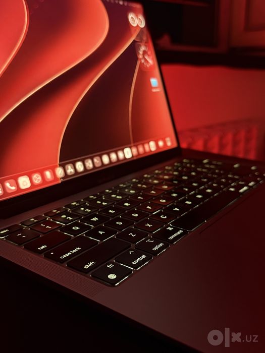 MacBook Air M1 13,3