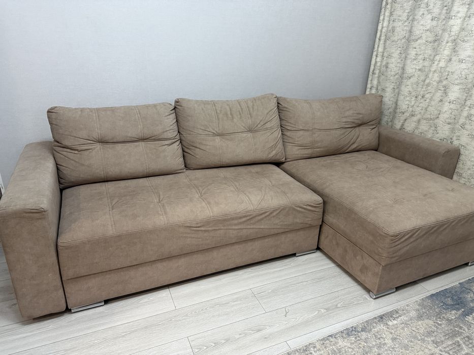 Диван угловой коричневый
