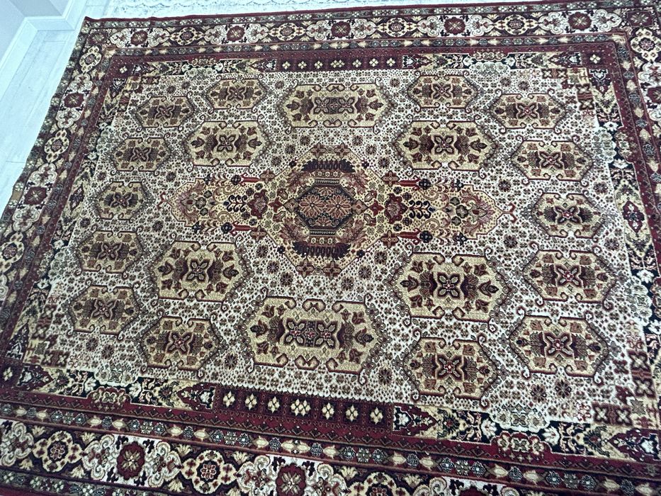 Шенстяной ковер. Размер 3*4 .