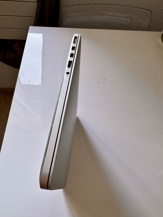 MacBook Pro- retina 13 early 2015