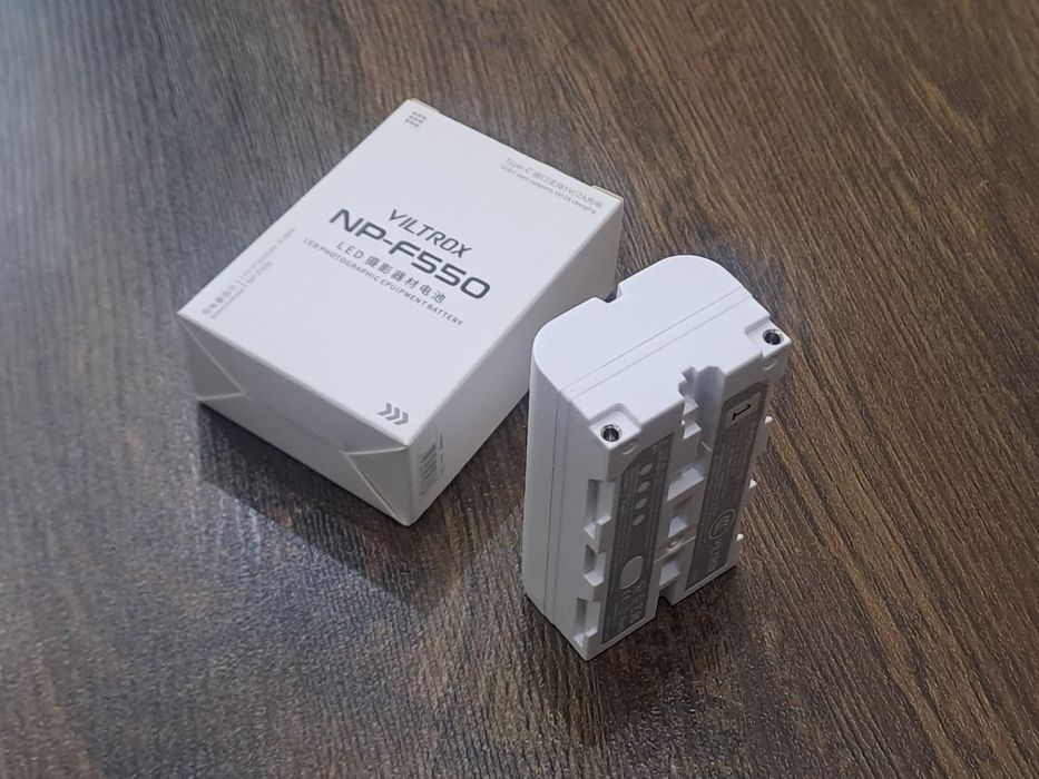 NP-F 550 от Viltrox