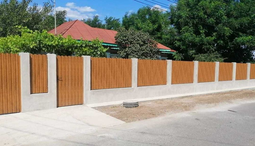 Garduri din sipca metalica si porti de diferite modele si dimensiuni