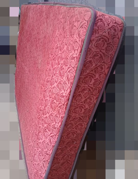 Матрас двухспальный пружинный б/у