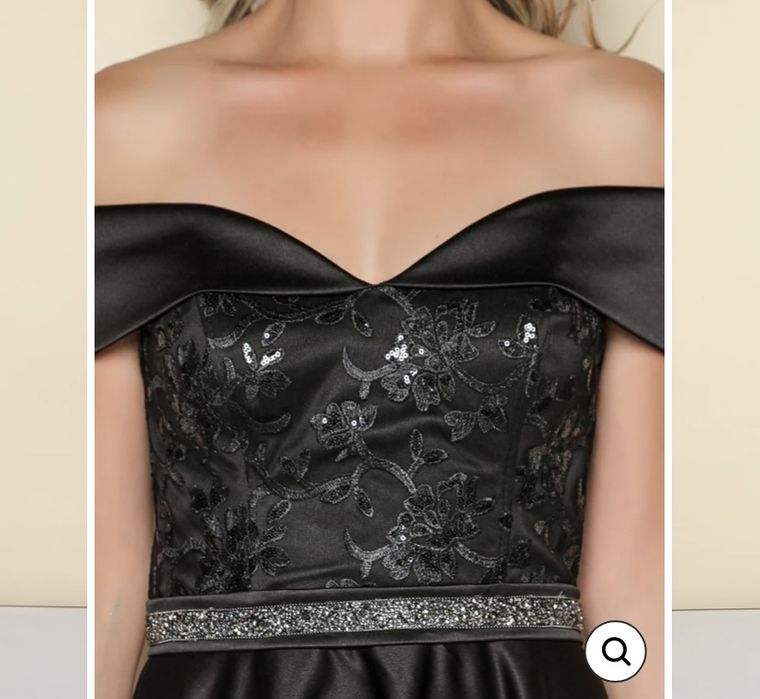 Rochie neagra asimetrica cu umeri goi si broderie
