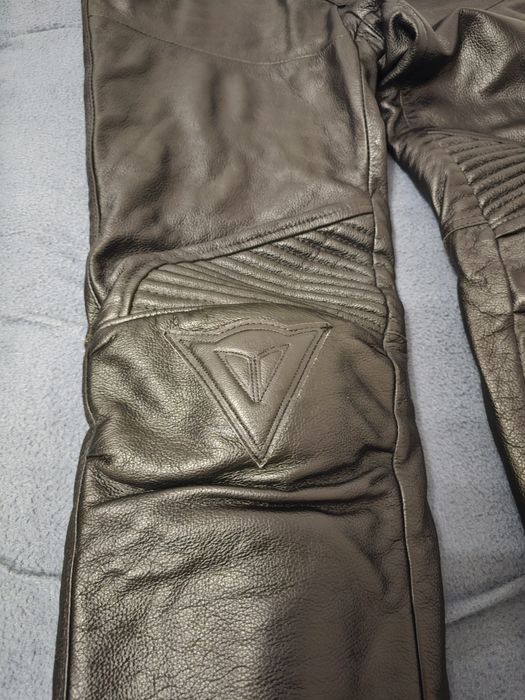 Кожен панталон за мотор Dainese
