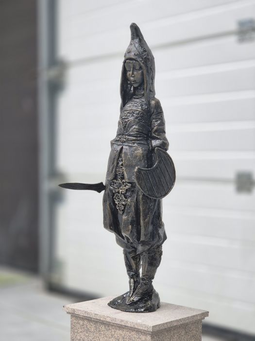 Настольные скульптуры