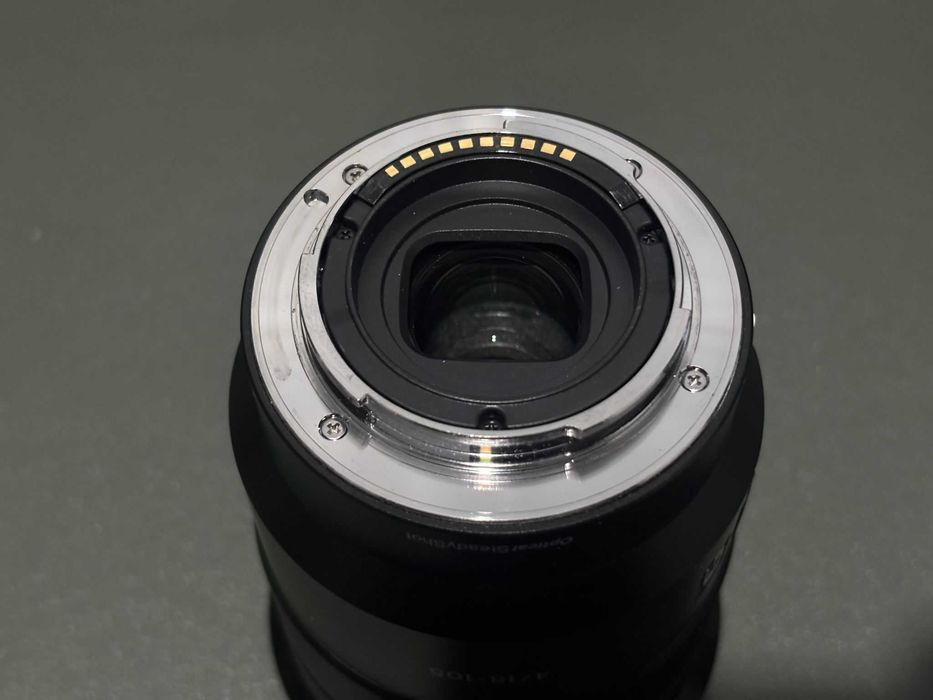Sony E 18-105mm f/4 G OSS PZ - Sony E-mount (APS-C)