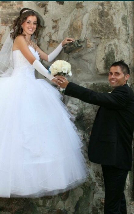 Vand Rochie Mireasa!!!