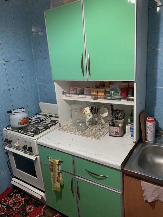 Стенка и кухонный мебель