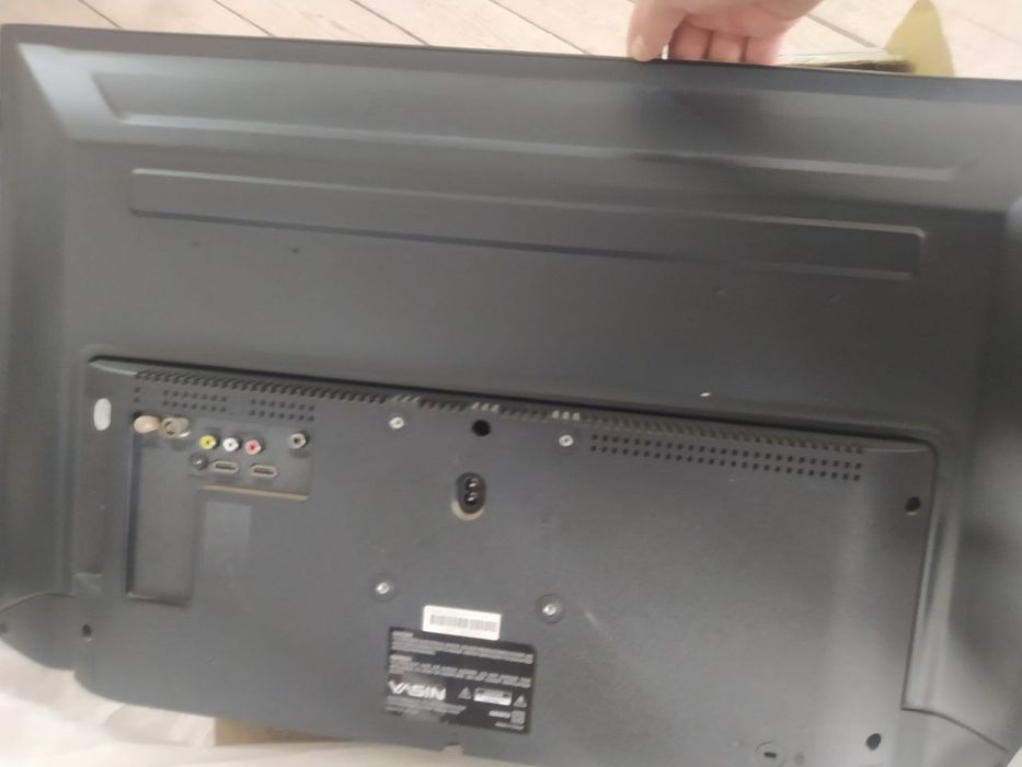 Telvizor Yasin 700ming som olmoliq