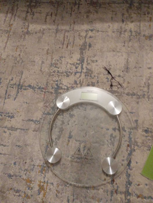 Весы продам надо батарейки чтобы работал