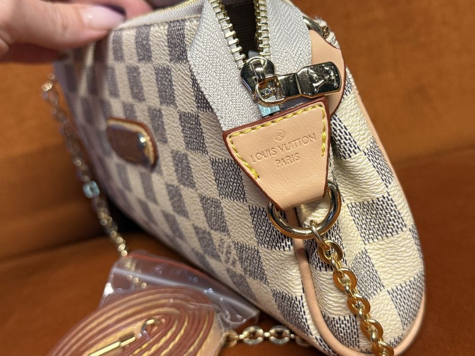 Дамска чанта LV малка