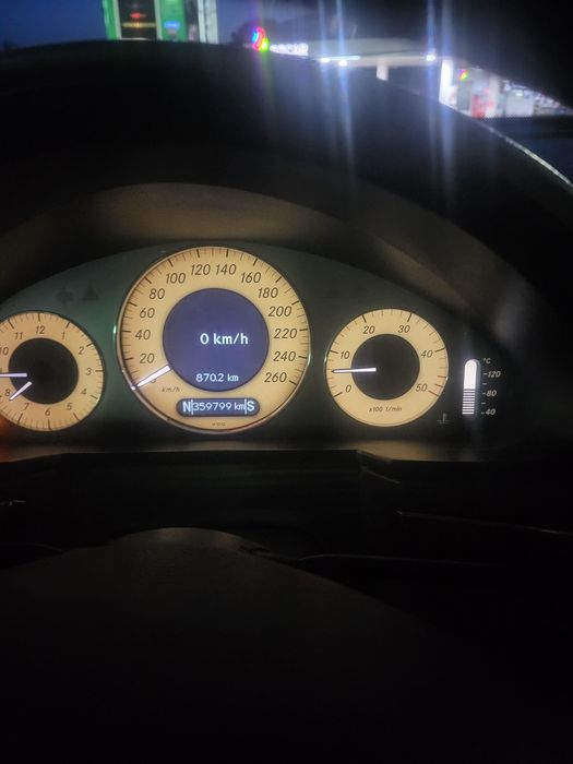 Vând Mercedes-Benz E 280 4MATIC-2009