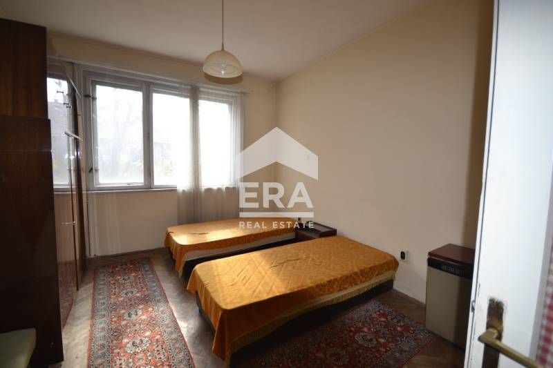 Продава се Тристаен апартамент в Хасково, Център - 85 кв.м за 1164 €/кв.м - Снимка #3