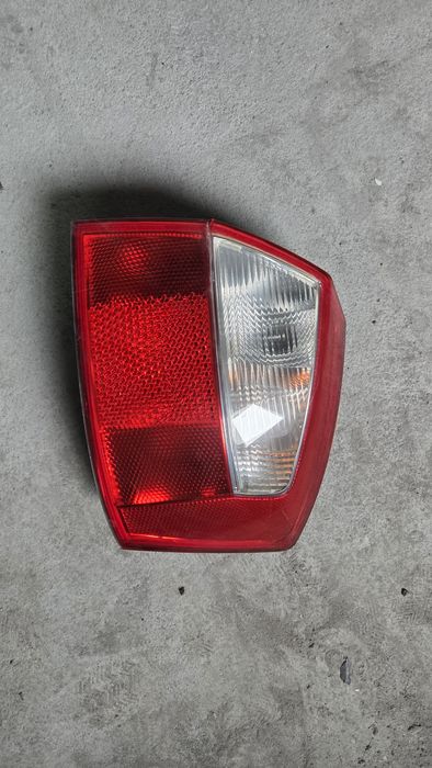 Stop sau tripla dreapta spate audi a 4 din 2004 berlina