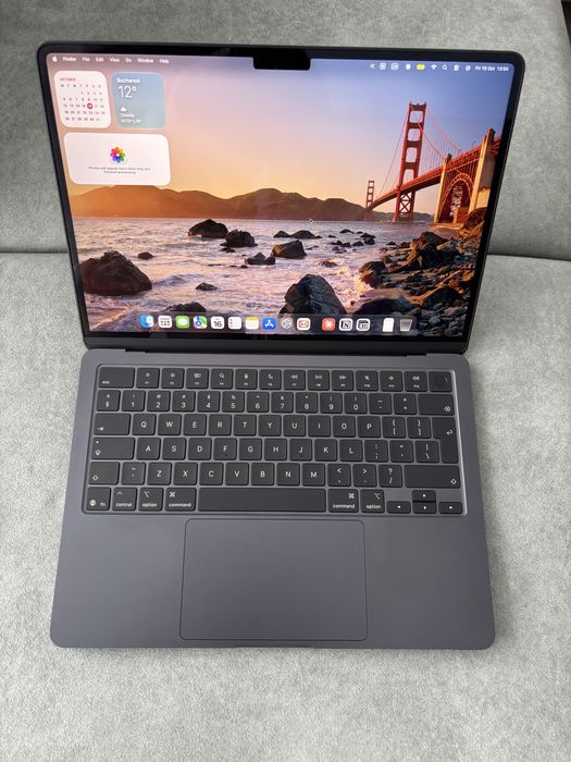 Apple MacBook Air M4 13” 16GB RAM 256GB SSD Midnight – Garanție 2027