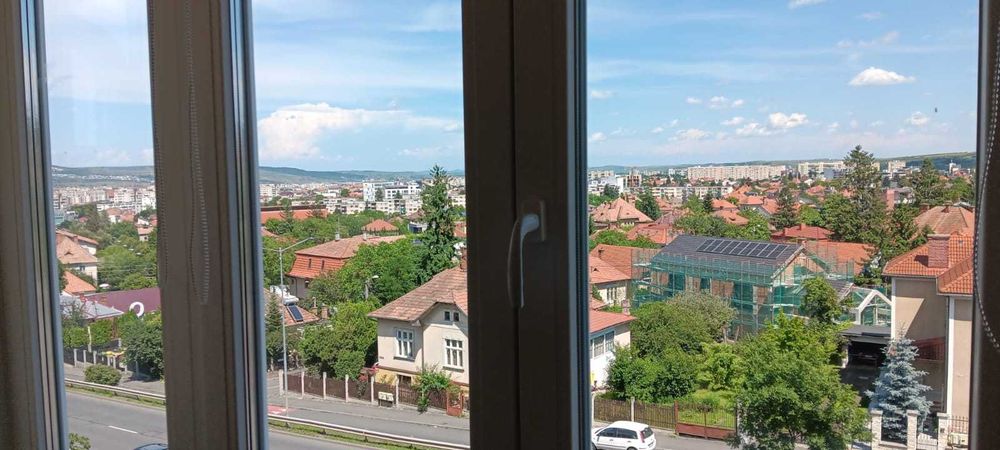 Apartament cu 2 camere decomandate de închiriat