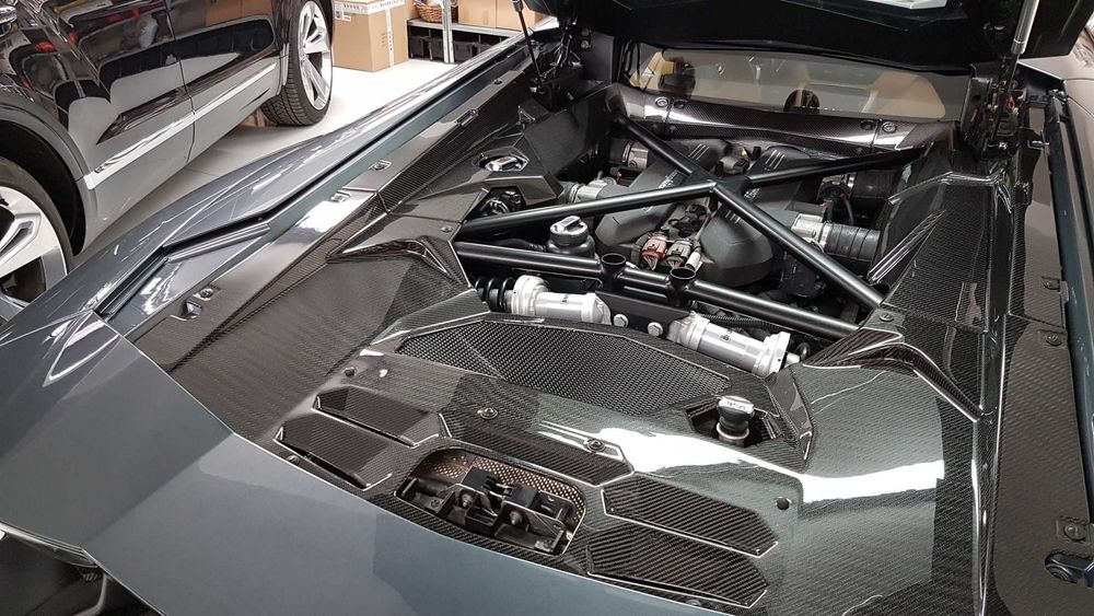 Изработка и ремонт на детайли от карбон