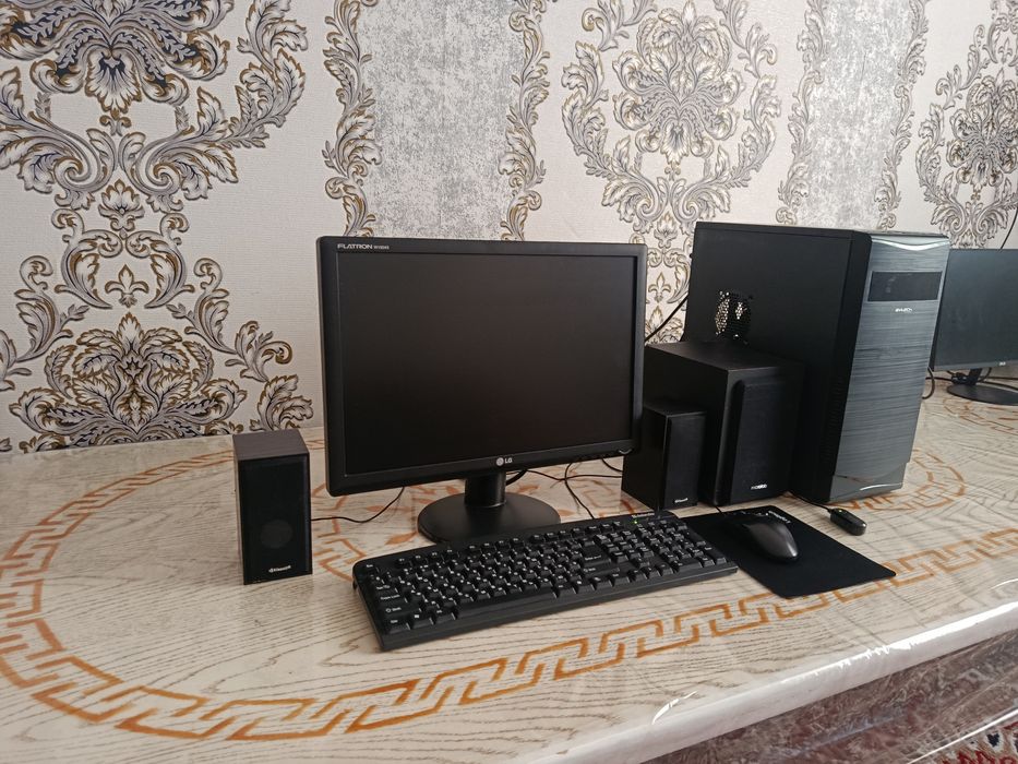 Kompyuter damashniy arzon sotiladi. Xotirasi 750 GB