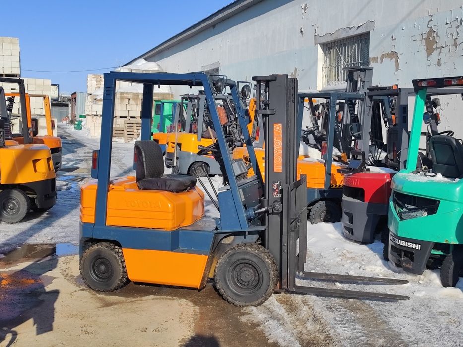 Продам вилочный погрузчик. Кара