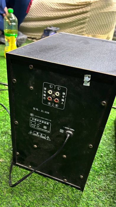 Продам колонки две разные