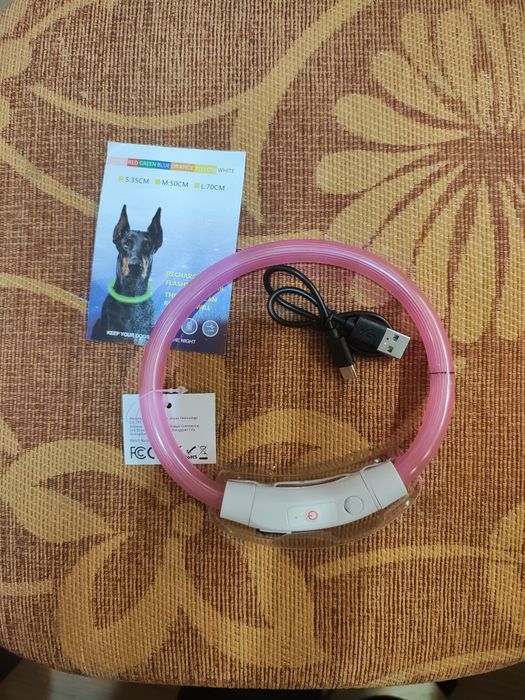 Продавам светеща каишка за кучета нова  с три режима на светене