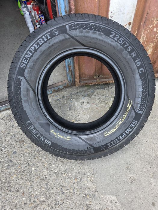 Anvelope Vară 225.75.16 C uri Semperit An 2024