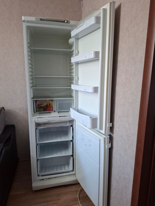 Продам холодильник и газовую плиту