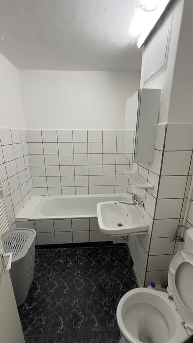 Inchiriez apartament cu 1 camera, zona garii, langa fosta Billa