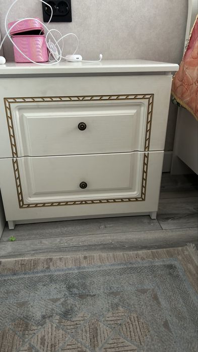 Кровать с лвумя тумбочками