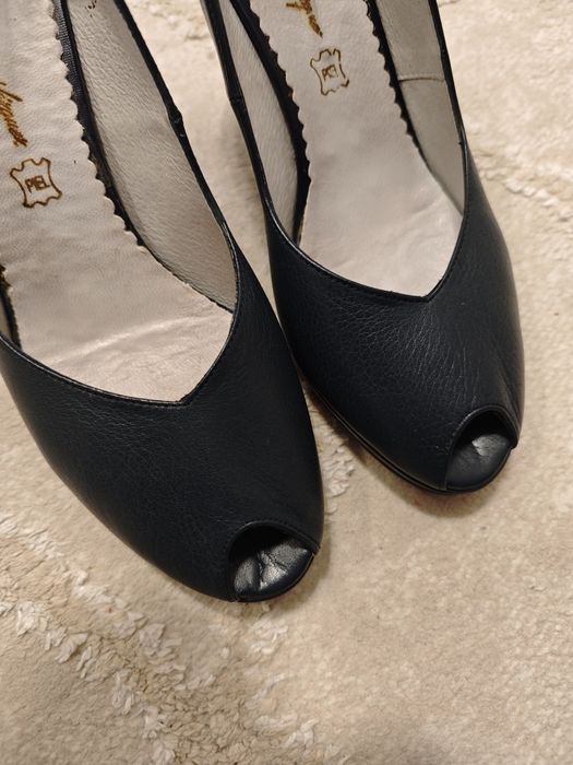 Тъмно сини кожени обувки на ток естествена кожа отворени пръсти