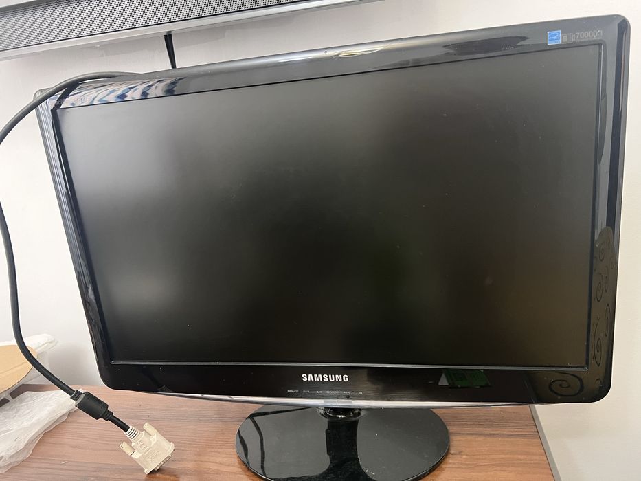 Samsung SyncMaster B2330 диагональ 23