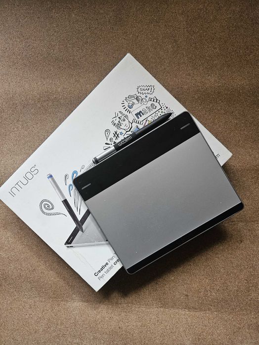 Wacom Intuos Pen and Touch Medium Tableta grafica