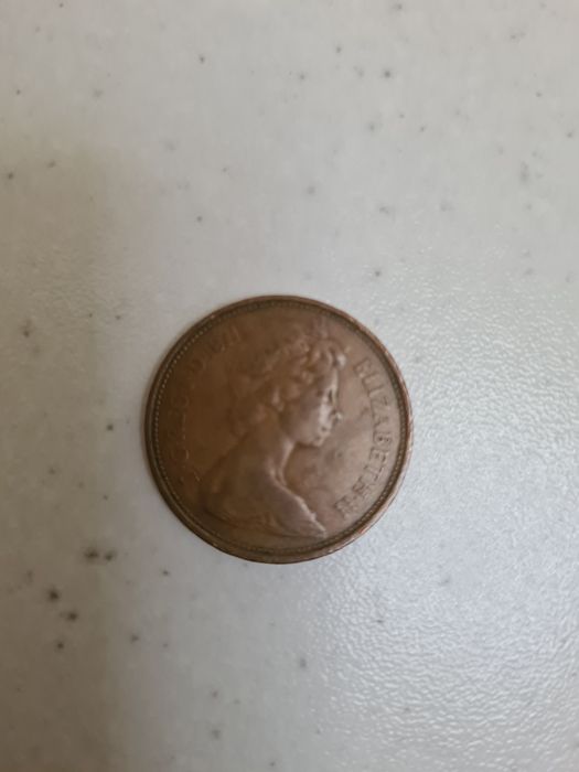 Moneda Elisabeta 2