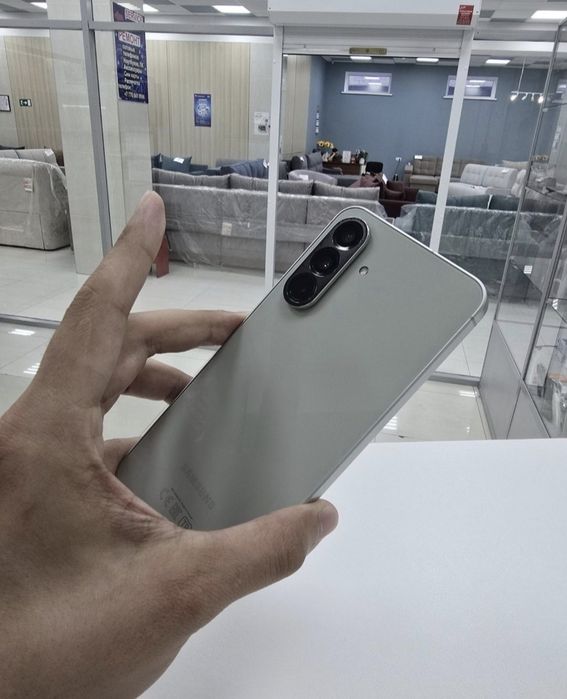 Samsung A56 256GB в идеальном состоянии
