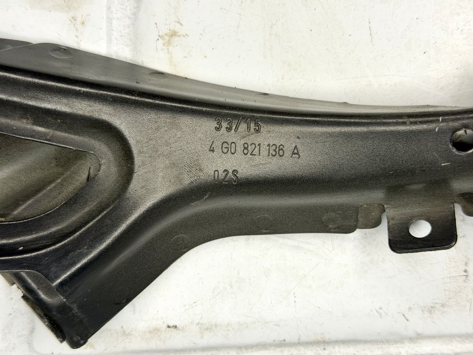 Стойка AUDI A6 C7 4G0821136A 4G0805816