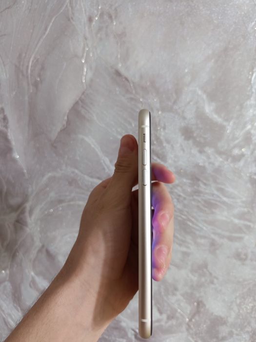 Продам Apple iPhone 11 (64gb) белый